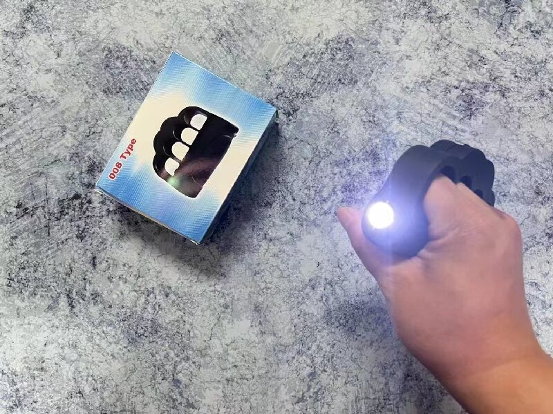五指拳扣电击器详情图3.jpg